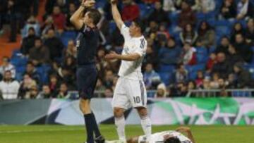 Khedira, en el suelo después de caer conmocionado.