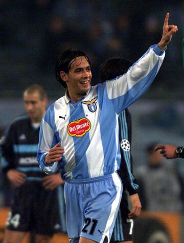 El 14 de marzo de 2000 marcó cuatro goles durante el encuentro entre la Lazio y el Olympique de Marsella. 