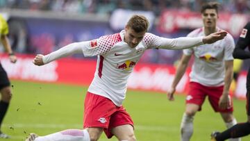 Timo Werner remata a puerta ante el Eintracht.