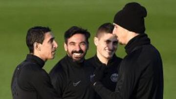 Di María, Lavezzi, Verratti e Ibrahimovic bromean en el entrenamiento de ayer del PSG.