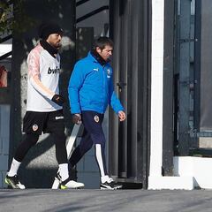 Celades: "Se está hablando para renovar a Garay; lo ideal es que se solucione rápido y bien"