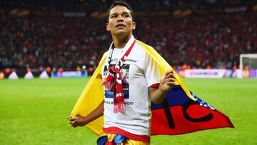 Carlos Bacca, campe&oacute;n con Sevilla de dos Europa League