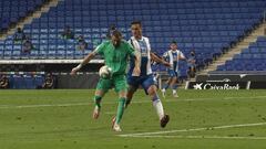 Benzema, antes de asistir en el 0-1.