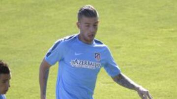 Alderweireld, en un entrenamiento con el Atlético.