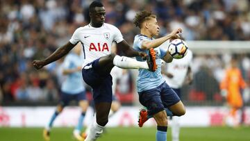 Tottenham se rinde ante Dávinson Sánchez