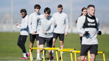 El camino se estrecha.