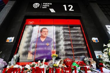 La Puerta 12 de Mestalla hace eterno a Espa?eta