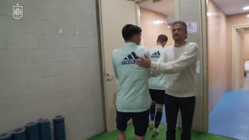 Pedri y su comentario a Luis Enrique con Dani Olmo