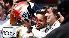 Moto3 - Australian Grand Prix - Phillip Island Grand Prix Circuit, Phillip Island, Australia - October 28, 2018   Angel Nieto Team Moto3&#039;s Albert Arenas and team manager Gelete Nieto celebrate after the race   REUTERS/Brandon Malone