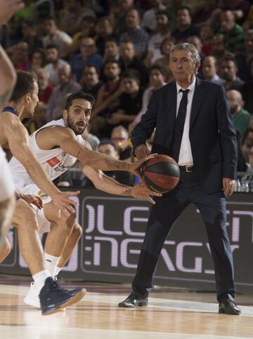 Facundo Campazzo y Svetislav Pesic.