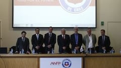 Salah y su equipo de trabajo tras la elecci&oacute;n en la ANFP.