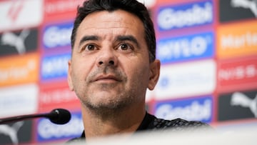 GIRONA, 18/02/2024.- El entrenador del Girona, Miguel Ángel Sánchez Muñoz "Míchel", ofrece una rueda de prensa en la víspera de su partido de liga ante el Athletic Bilbao, este domingo en Girona. EFE/ David Borrat
