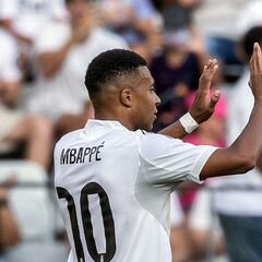 Mbappé, ¿contra la maldición del ’10′ del Real Madrid?