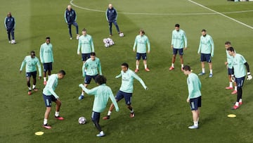 Los jugadores de la plantilla del Real Madrid, durante un entrenamiento.