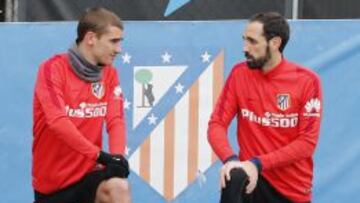 Simeone prueba con un trivote y con Griezmann solo arriba