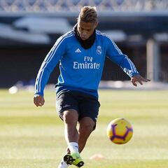 Mariano regresa al grupo en una sesión recuperativa