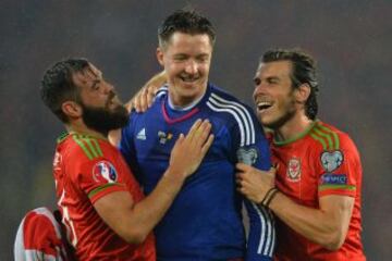 Gareth Bale, Joe Ledley y Wayne Hennessey.