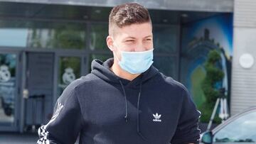 Jovic regresa con una fractura en un hueso del pie derecho