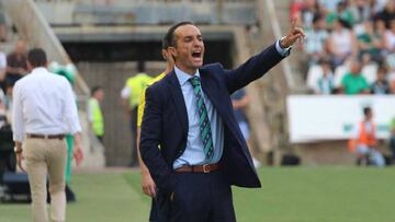 José Luis Oltra, entrenador del Córdoba.