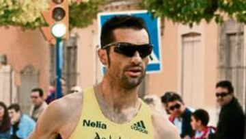 <b>CAMPEÓN Y LIEBRE. </b>Paquillo (1), junto al irlandés Heffernan.