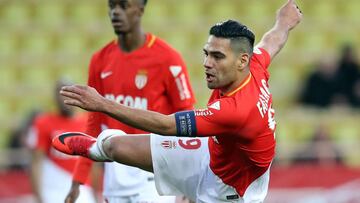 El delantero colombiano Falcao García en la victoria del Mónaco 3-1 sobre el Metz por la fecha 22 de la Ligue 1 de Francia.