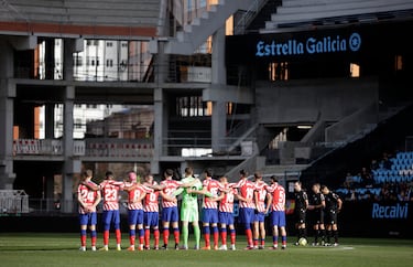 Momento de respeto antes del inicio del encuentro con un sentido minuto de silencio por los fallecidos en los temblores sísmicos que han afectado gravemente en Turquía y Siria.