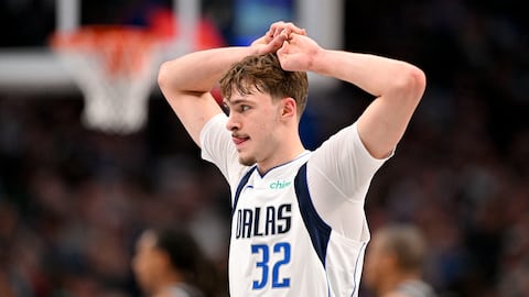Will Cooper Flagg play today for the Mavericks against the Los Angeles Lakers?