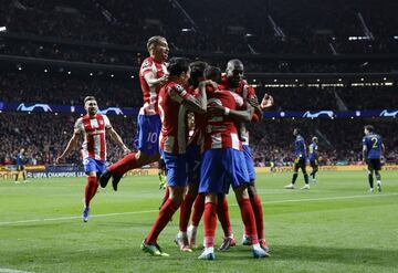 1-0. João Félix celebra el primer gol.