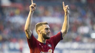 Roberto Torres celebra un gol con Osasuna