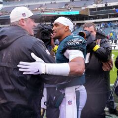 Jalen Hurts shows love to former coach Doug Pederson
