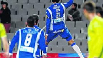 <b>SUFICIENTE. </b>Román celebra el único gol del partido, el que valió para que el Espanyol accediera a cuartos y eliminase a un valiente Poli. Él cabeceó un córner y Robles desvió el balón hacia la meta.