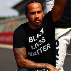 Hamilton dice que es "el elegido" por ser el único piloto negro de la parrilla