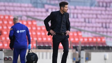 Simeone, durante el partido contra el Barcelona.