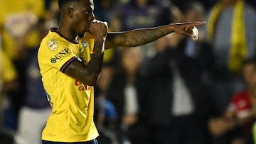 TOPSHOT - America's Colombian defender #26 Cristian Borja celebrates scoring the team's third goal during the Liga MX Clausura football match between America and Toluca at the Sports City Stadium in Mexico City on March 1, 2025. (Photo by Yuri CORTEZ / AFP)