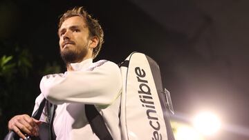 INDIAN WELLS, CALIFORNIA - MARCH 14: Daniil Medvedev prepares to enter the court during BNP Paribas Open on March 14, 2023 in Indian Wells, California.   Julian Finney/Getty Images/AFP (Photo by JULIAN FINNEY / GETTY IMAGES NORTH AMERICA / Getty Images via AFP)