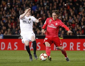 Kevin Gameiro and Luka Modric in action the last time Valencia and Real Madrid met in Mestalla back in April.