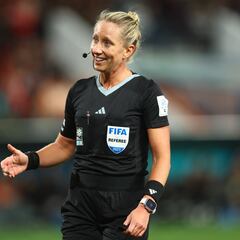 Who is Tori Penso, the referee for Spain vs England in the 2023 Women’s World Cup final?