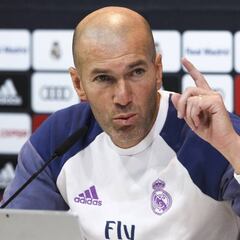 Zidane confirma molestia de James en su otra pierna