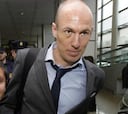 Robben llegó a Madrid con un ojo morado