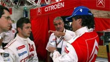 <b>CON PROBLEMAS</b>. Carlos Sainz y Sebastian Loeb han tenido el mismo problema en sus respectivos coches en los dos primeros tramos del rally.