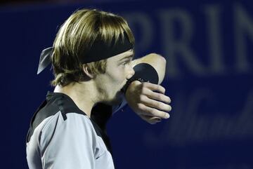 Andrey Rublev se lamenta tras perder un punto contra David Ferrer 