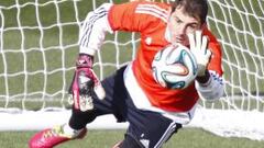 Iker Casillas nunca perdió en los 24 derbis que jugó de titular