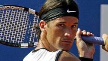 <B>UNA HORA.</B> El mallorquín Moyá necesitó poco más de una hora para conseguir el pase a semifinales.