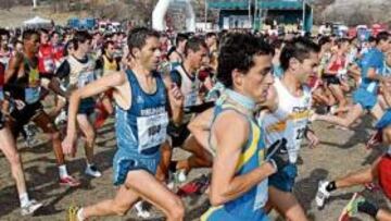 <b>EL COMIENZO. </b>Los instantes iniciales de la carrera, con Jesús España y Pentinel en primer término.
