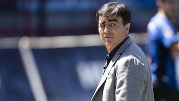 Futbol, Huachipato vs Colo Colo.
 Fecha 4, campeonato Nacional 2022.
 El entrenador de Colo Colo Gustavo Quinteros es fotografiado durante el partido de primera division contra Huachipato disputado en el estadio CAP de Talcahuano, Chile.
 27/02/2022
 Javi