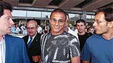 <b>ENORME ILUSIÓN</B>. Darío Silva y Germán Hornos quedaron gratamente sorprendidos por la repercusión mediática que tuvo su llegada a Sevilla. La aparición pública de Paco Casal fue otra de las notas atractivas de su llegada.