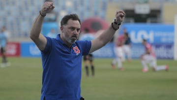 Futbol, O&#039;Higgins vs Universidad de Chile
 Sexta fecha, primera rueda Campeonato 2020.
 El entrenador de Universidad de Chile Hernan Caputto da instrucciones a sus jugadores durante el partido de primera division disputado contra O&#039;Higgins en el estadio El Teniente de Rancagua, Chile.
 01/03/2020
 Jorge Loyola/Photosport 
 
 Football, O&#039;Higgins vs Universidad de Chile
 Sixtht date Championship 2020.
 Universidad de Chile&#039;s manager Hernan Caputto instructs his players during the first division football match played against O&#039;Higgins at the El Teniente stadium in Rancagua, Chile.
 01/03/2020
 Jorge Loyola/Photosport 