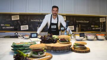 Craviotto, en la presentaci&oacute;n de una hamburguesa vegetal. 