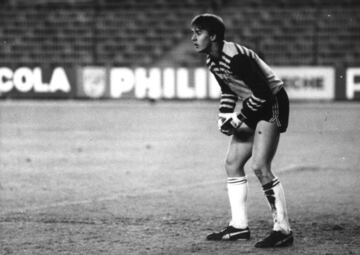 Lopetegui tuvo su momento de gloria bajo palos en el Madrid el 28 de abril de 1990 en el Calderón. Su único partido con el primer equipo blanco fue un partidazo, un derbi. Un 3-3 en el que encajó goles de Baltazar, Orejuela y Manolo.

