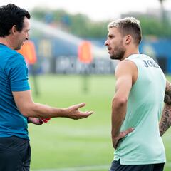 Del overbooking a la escasez en los laterales del Villarreal de Emery